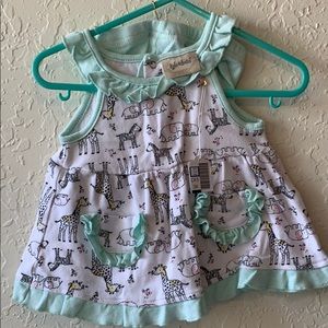 2 piece matching set Size 6-9 months